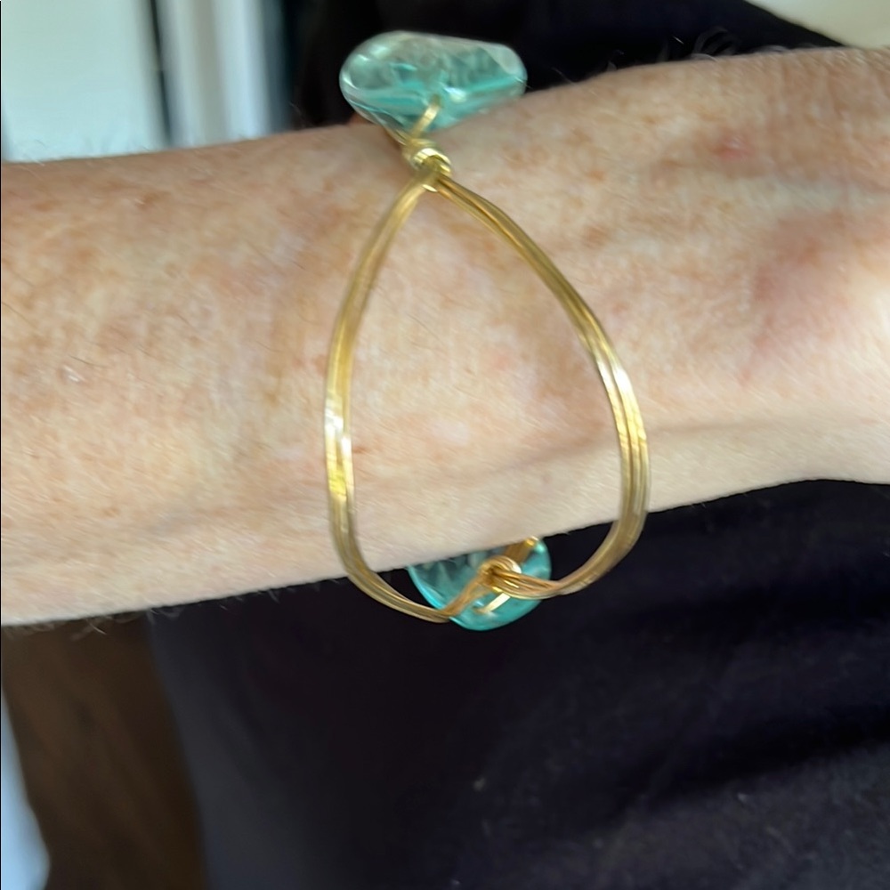 Elegant costume Gold and Aqua Bracelet - Picture 2 of 4